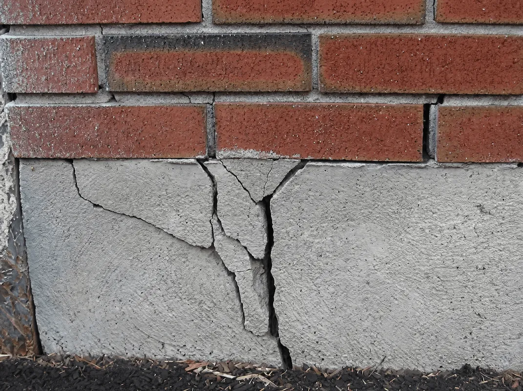 Concrete foundation with serious structural damage in Albuquerque, NM